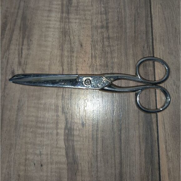 Vintage Radiant Golden Age Rustless Scissors - by Richards of Sheffield England. - Picture 5 of 8
